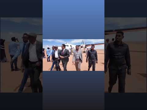 Wasiirka Wasaaradda Ganacsiga iyo Warshadaha Mudane Gamal M Hassan oo Gaaray Magaaladda Laascaanood