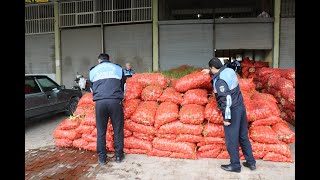 Zabıtadan denetim, çürümüş 22 ton soğan imha edildi