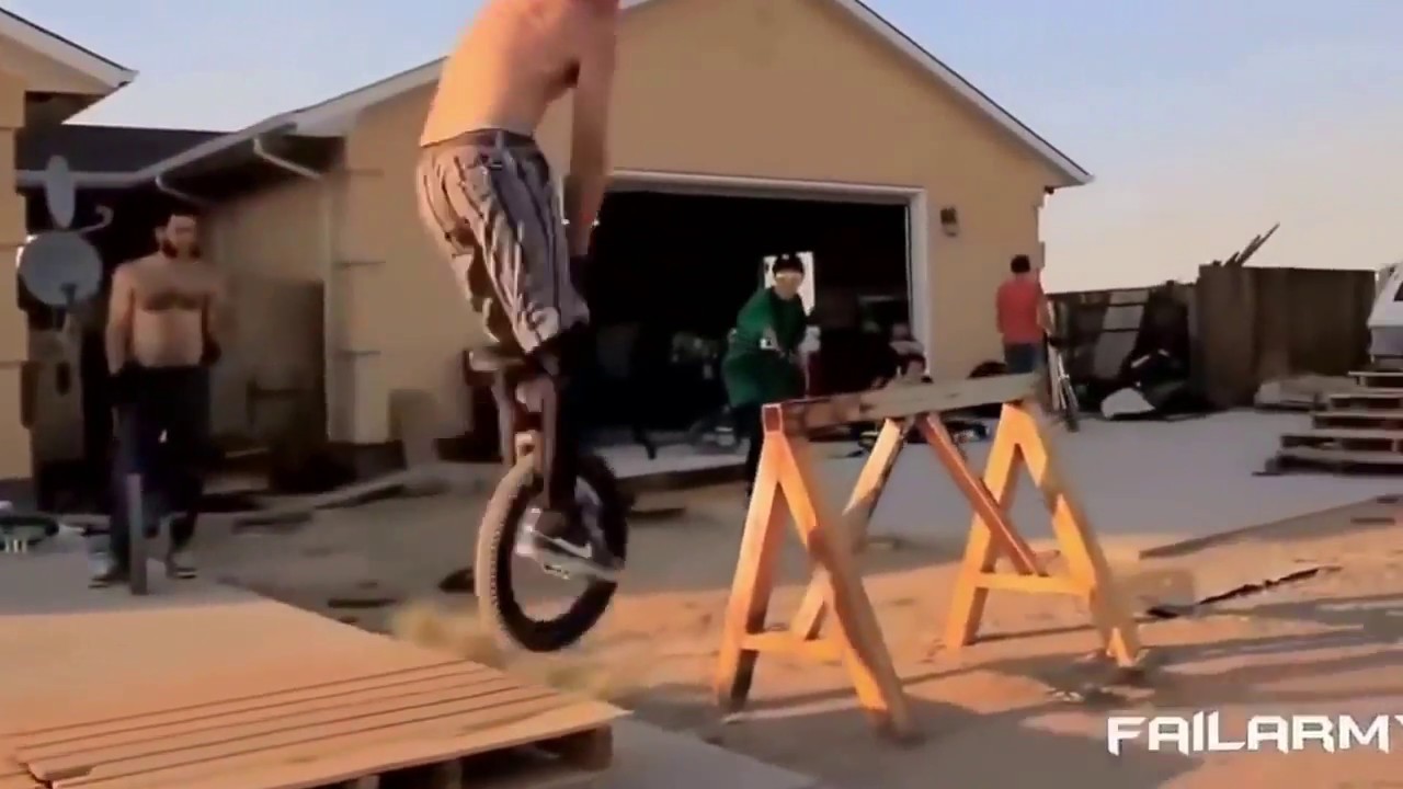 TRY NOT TO LAUGH WATCHING - Funny Animals Compilation 2018