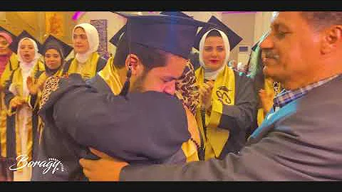 باس رجل امه قدام الناس كلها باس رجل امه قدام الناس كلها