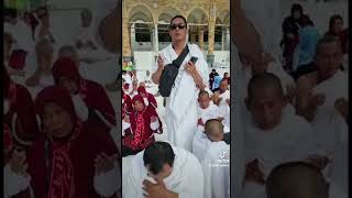Khusyu' Bertubi tubi; Reaksi Ketika Munajat Di Depan Ka'bah #alfirsidoarjo #umroh #haji #ka'bah