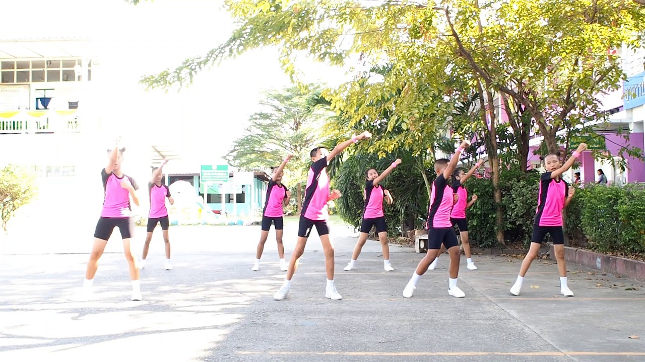 บริหารกายหน้าเสาธง-สำนักวิทยาศาสตร์การกีฬา กรมพลศึกษา