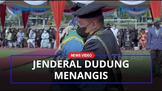 Jenderal Dudung Abdurachman Menangis Peluk Wisudawan Miskin yang Kini Jadi Prajurit TNI