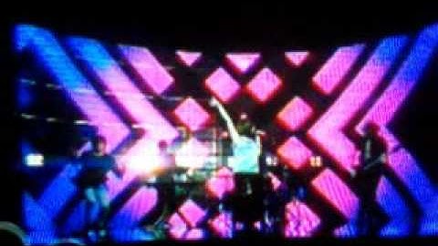 Selena Gomez & The Scene-Falling Down(Official Music Video)