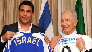 Football makes unlikely friends screenshot 2