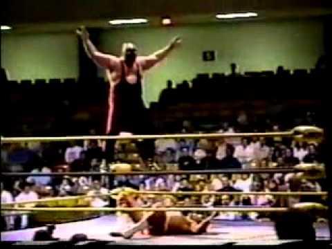 Wrestling Fancam - 10/29/92 - Match #4 - Steve Austin/Vader vs Tom Zenk/Marcus Alexander Bagwell 2/2