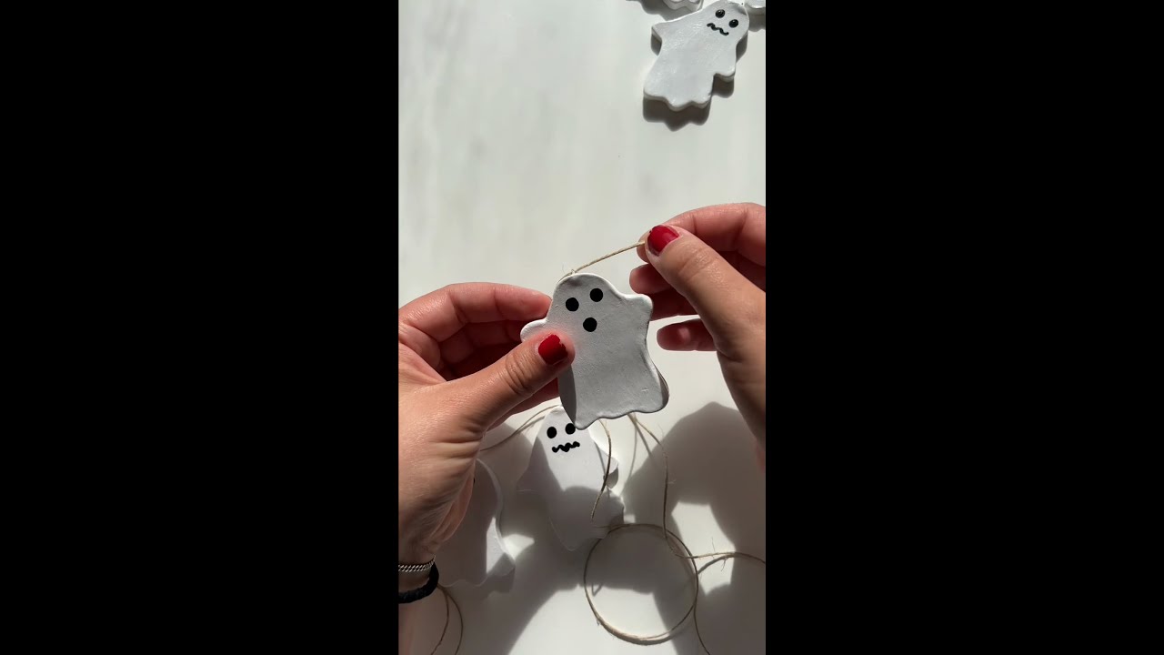 Make the CUTEST ghost banner 👻