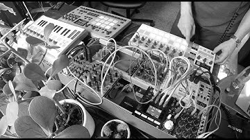 Wave Folders - #004 - Improvised Techno Liveset - Eurorack - Analog Rytm MK2