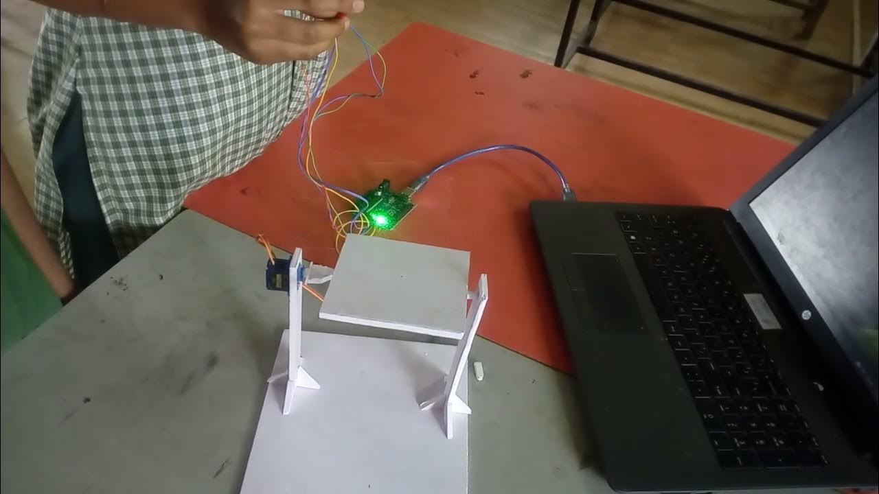 Sun Tracking Solar Panel using an Arduino - YouTube