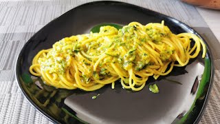 Come fare la Pasta con le zucchine e curcuma a casa