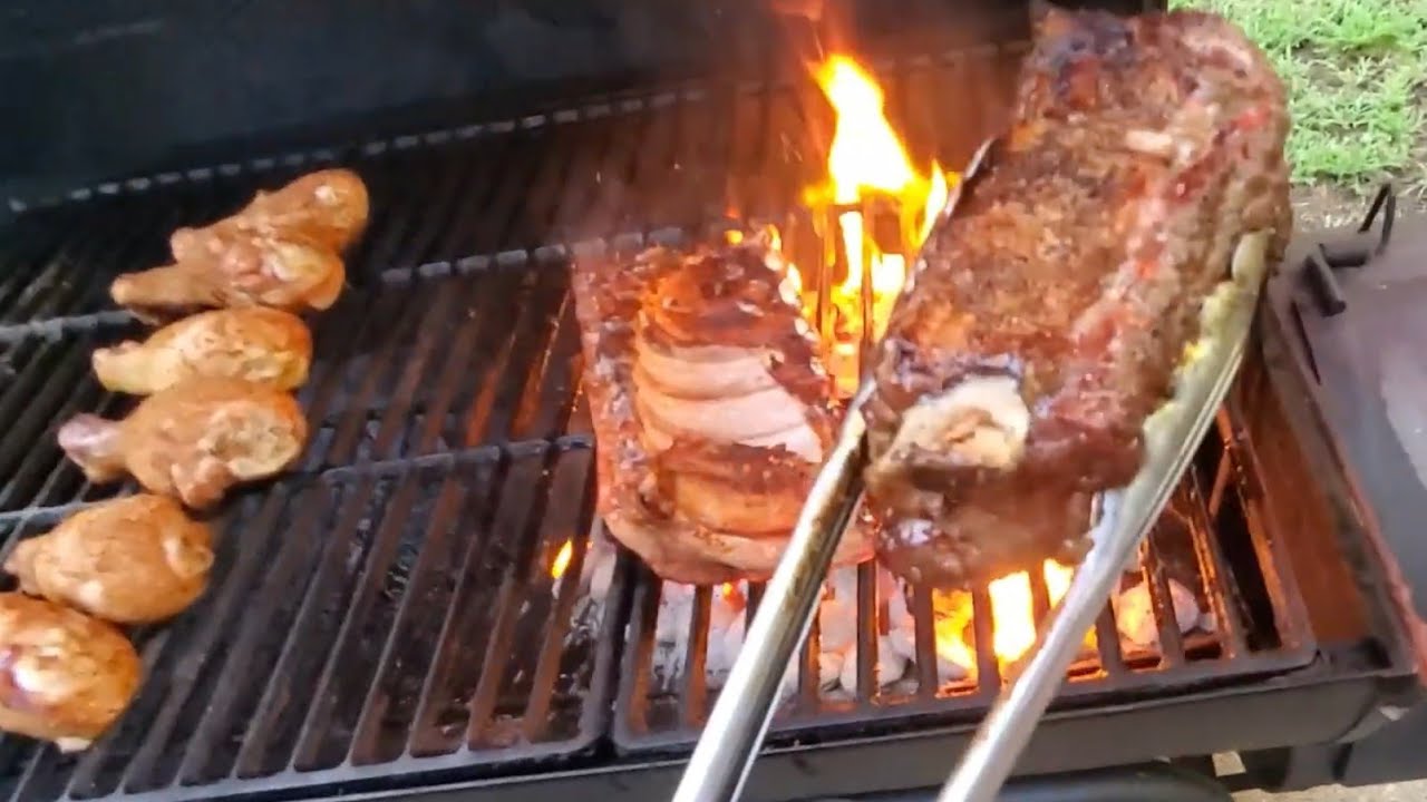 How to Barbeque Hot and Fast Over Coals: Grilled Babybacks, Short Ribs, Chicken Drumsticks & Veggies