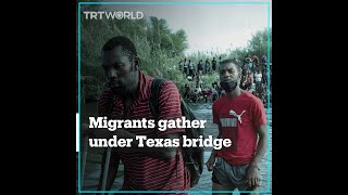 Thousands of migrants converge at the Mexico-US border