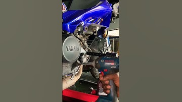Yamaha r15 v4 getting a complete service after hitting 20k odo #yamaha#r15#r15v4#r15v3#racingblue