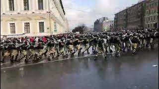 В Питере силовики бросают все силы против мирных участников протеста. Испугались своего же народа!