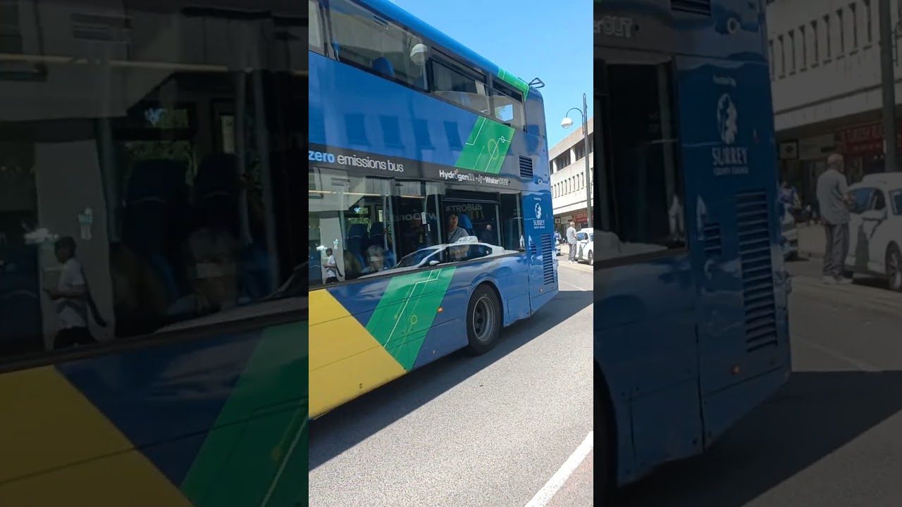 420 arriving at crawley bus station