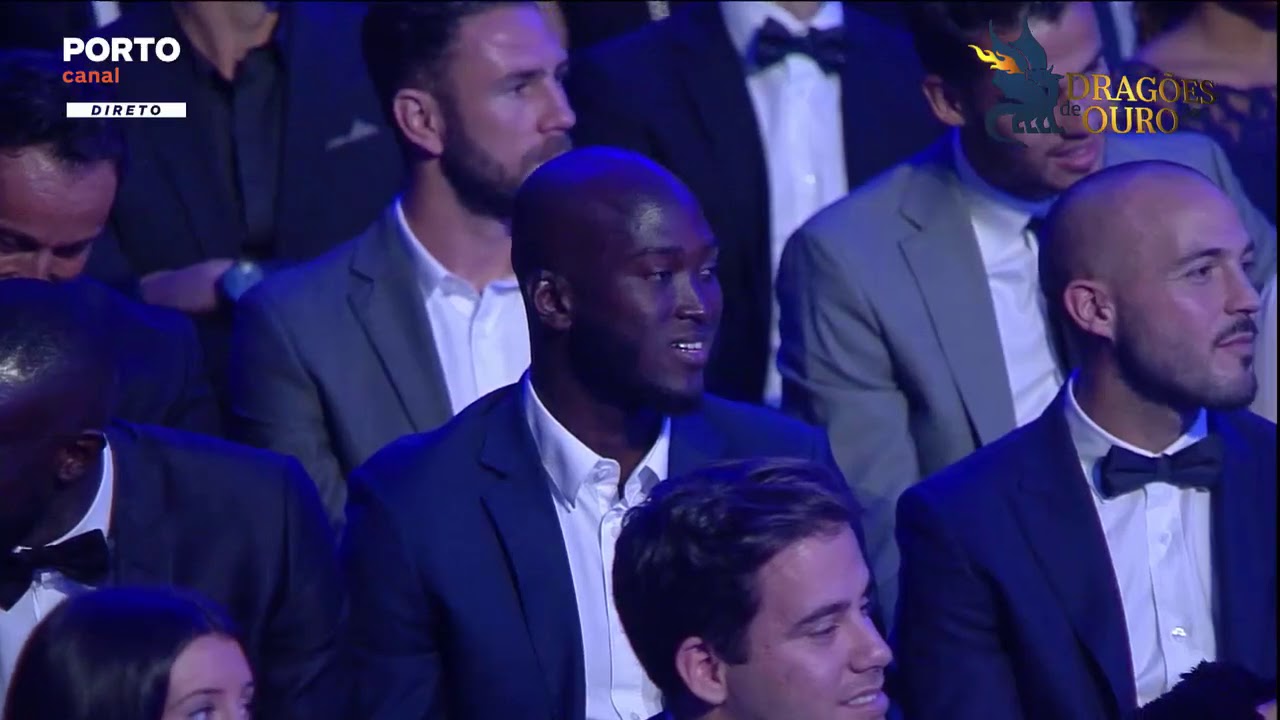 Joana Marques em grande na gala dos Dragões de Ouro que deixou proença com um sorriso amarelo