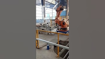 Robot 6 trục bốc dỡ hàng từ dây chuyền lên ba lét