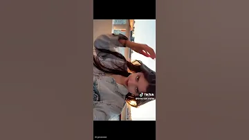 اغنية مسلسل زهرة القصر تعني الطفولة التعيسة القاسية انا ماعندي طفولة طفولتي مرت كلها ضرب وتعذيب 