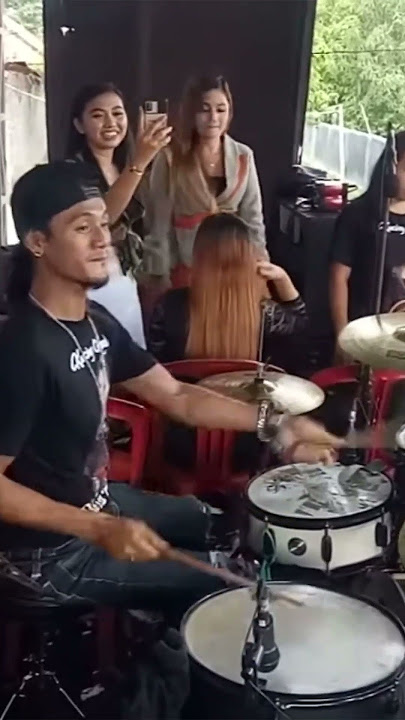 Ketika drummer metal main koplo 😁