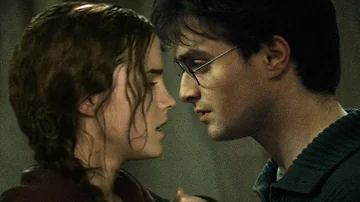 Who all does Harry Potter kiss?