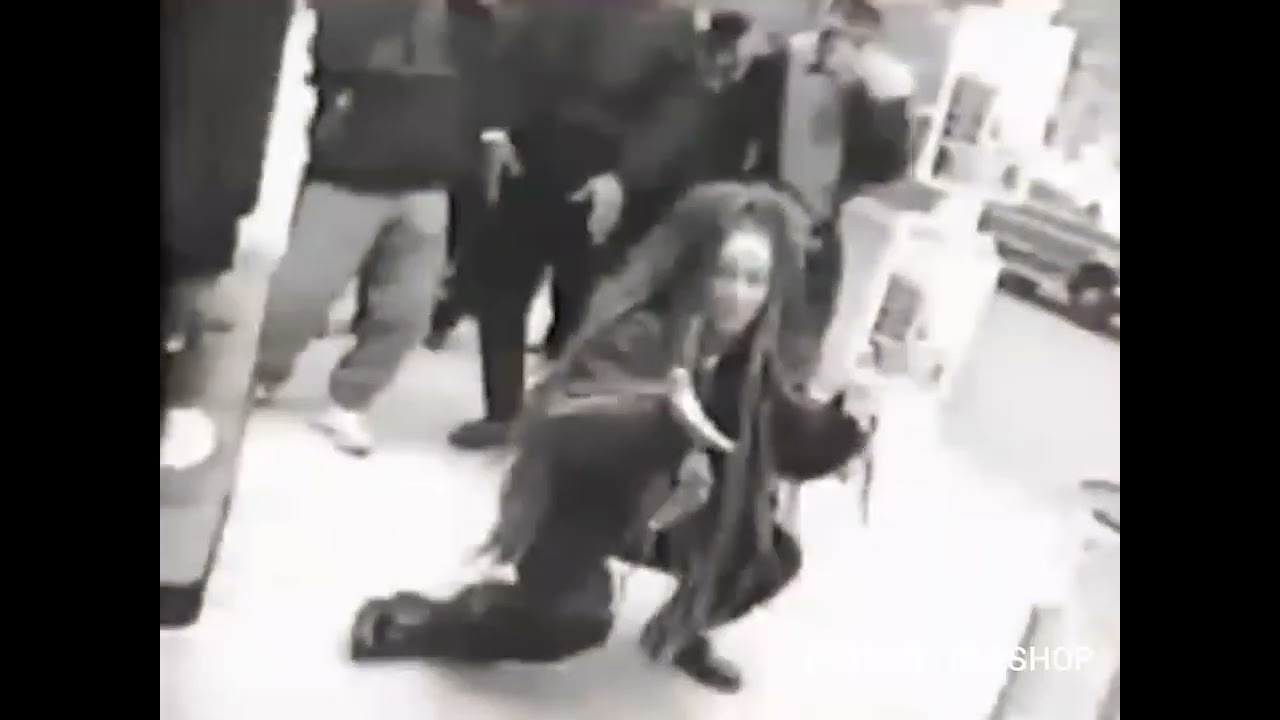 🔘 Ari Up - Me Done