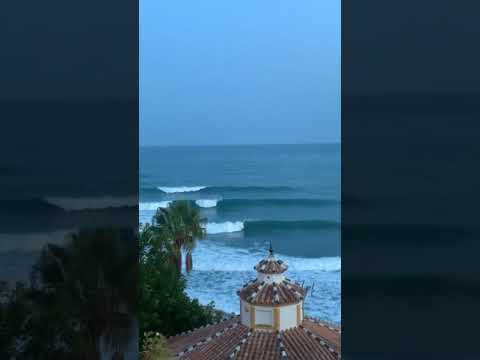 OLAS GIGANTES EN MÁLAGA