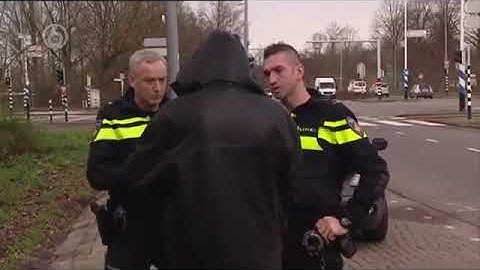 Rot op met die Camera ik heb geen 10 duizend euro WEGMISBRUIKERS AFLEVERING 124