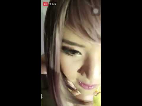 Cewek Thailand Live nyaris bugil