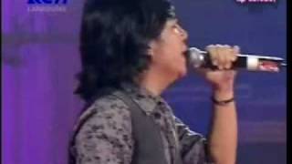 Arie Lasso - Badai Pasti Berlalu - Indonesian Idol show screenshot 1