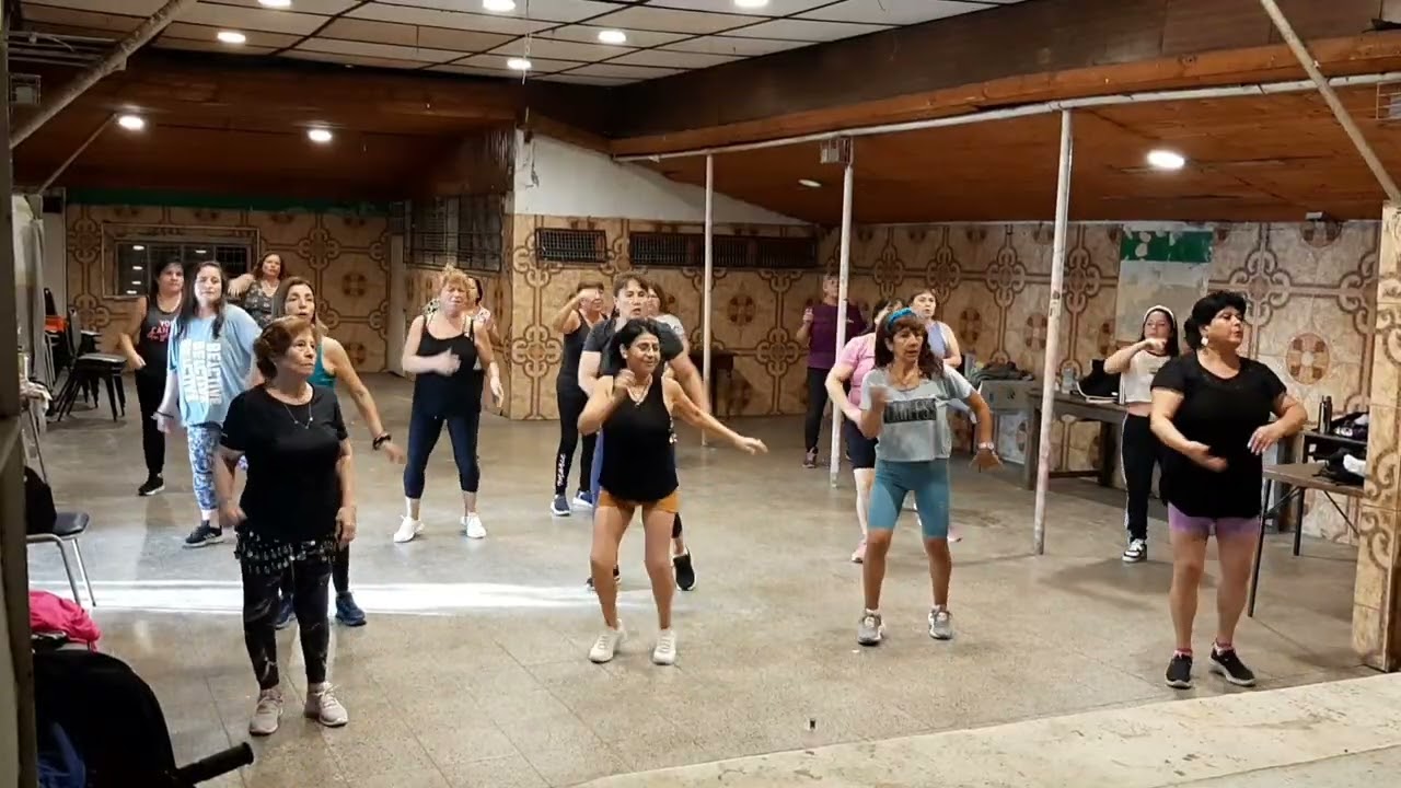 Baile entretenido 4 Miercoles 4 de enero 2026 profesora Angela Sierra club los 120 lo Espej
