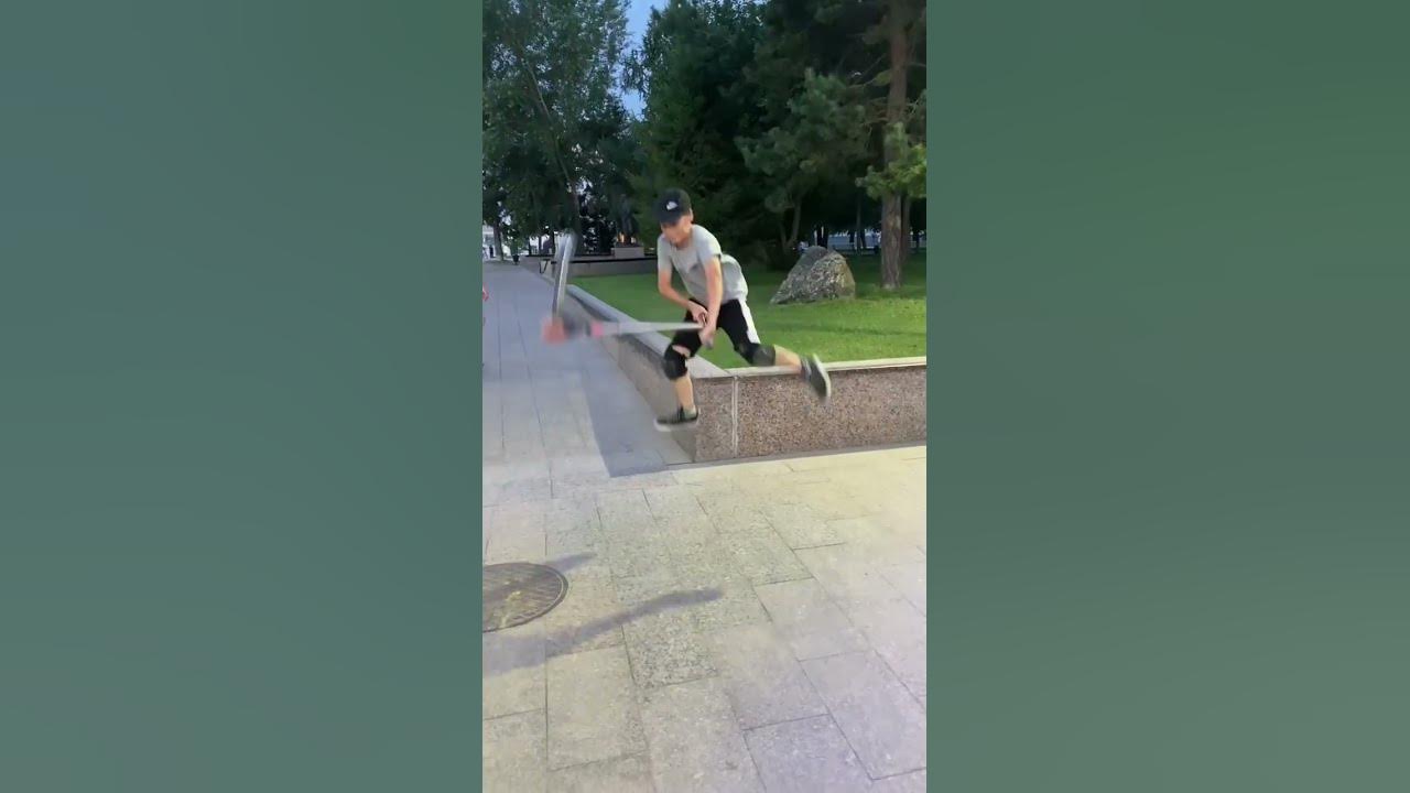 Джон Рейес САМОКАТЕР Брай