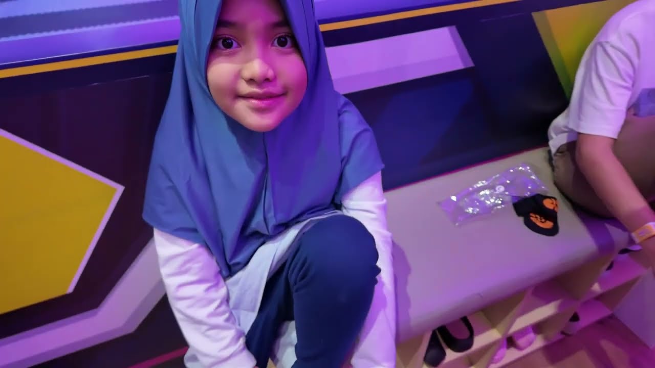 BERMAIN SEPUASNYA DI SEMUA ARENA PERMAINAN LIVING WORLD KOTA WISATA CIBUBUR