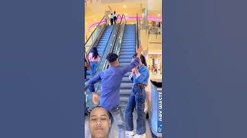 slap prank on Escalator #shorts #shortsfeed #funny #funnyprank #prankinindia #escalatorprankinindia
