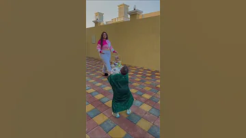عزيز مع ابنه 