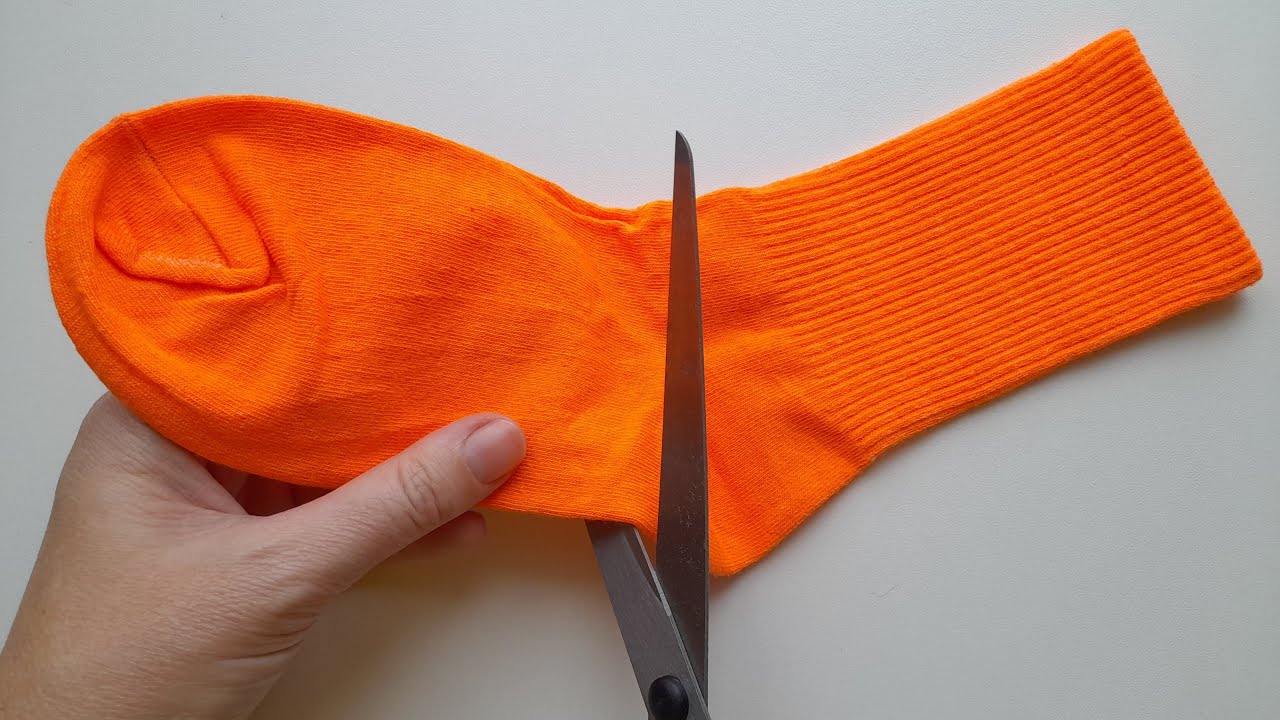 😱 Don’t Throw Away Single Socks – Try This Genius DIY Trick!