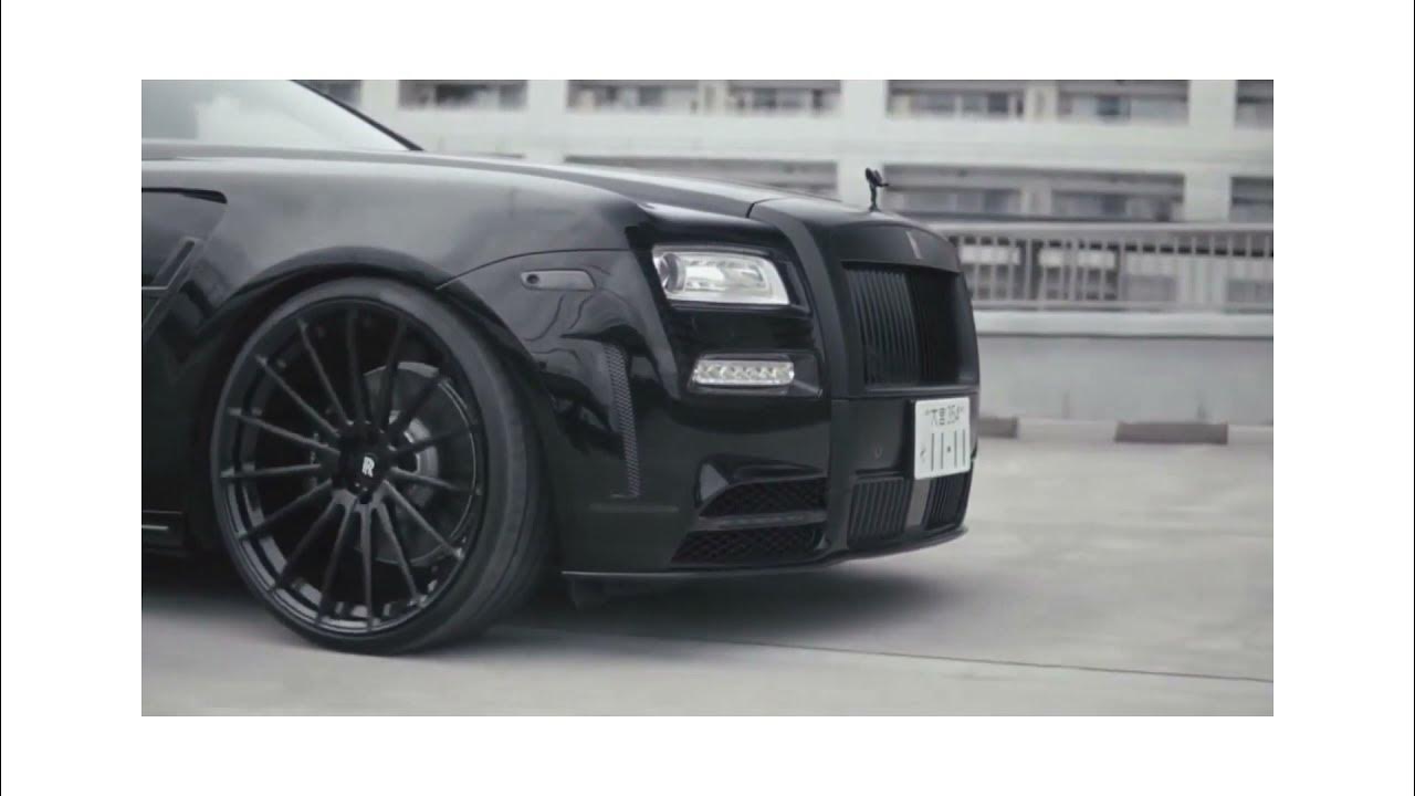 Черный роллс ройс. Rolls royce ghost black badge 2022. Rolls royce phantom 2020 black badge. Клип черный ройс ройс. Rolls royce phantom 2003.