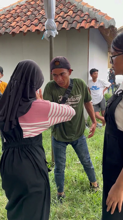 CEWEK KESURUPAN DI SADARKAN #shorts #trending #dance #kesurupan