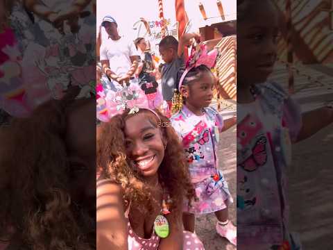 DAUGHTERS *SURPRISE* DISNEY WORLD TRIP pt. 1 🎡🎉 #disney #mom #minivlog #birthday #surprise #trip
