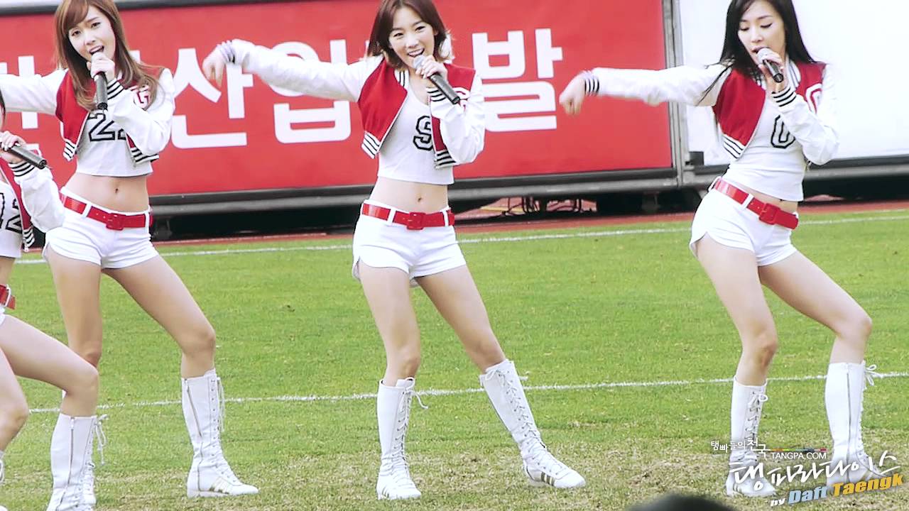 2011/10/02 부산 아이파크 vs 경남 FC 축하공연 태연 - Oh! 직캠 by DaftTaengk