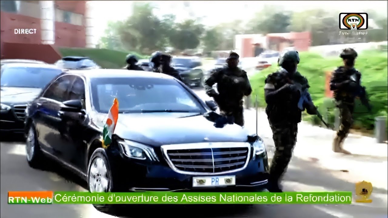 L'arrivé du Président Général Tiani, à là Cérémonie d'ouverture des assises nationales