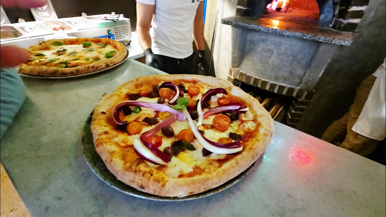 Pécsen az Elefántos Pizzéria és Étterem 30 éve építi a jó hírnevét 2022 óta már AVPN es minősítéssel