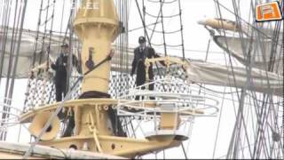 Ajalooline Krusenstern Tekitas Mitmesaja Meetrise Järjekorra