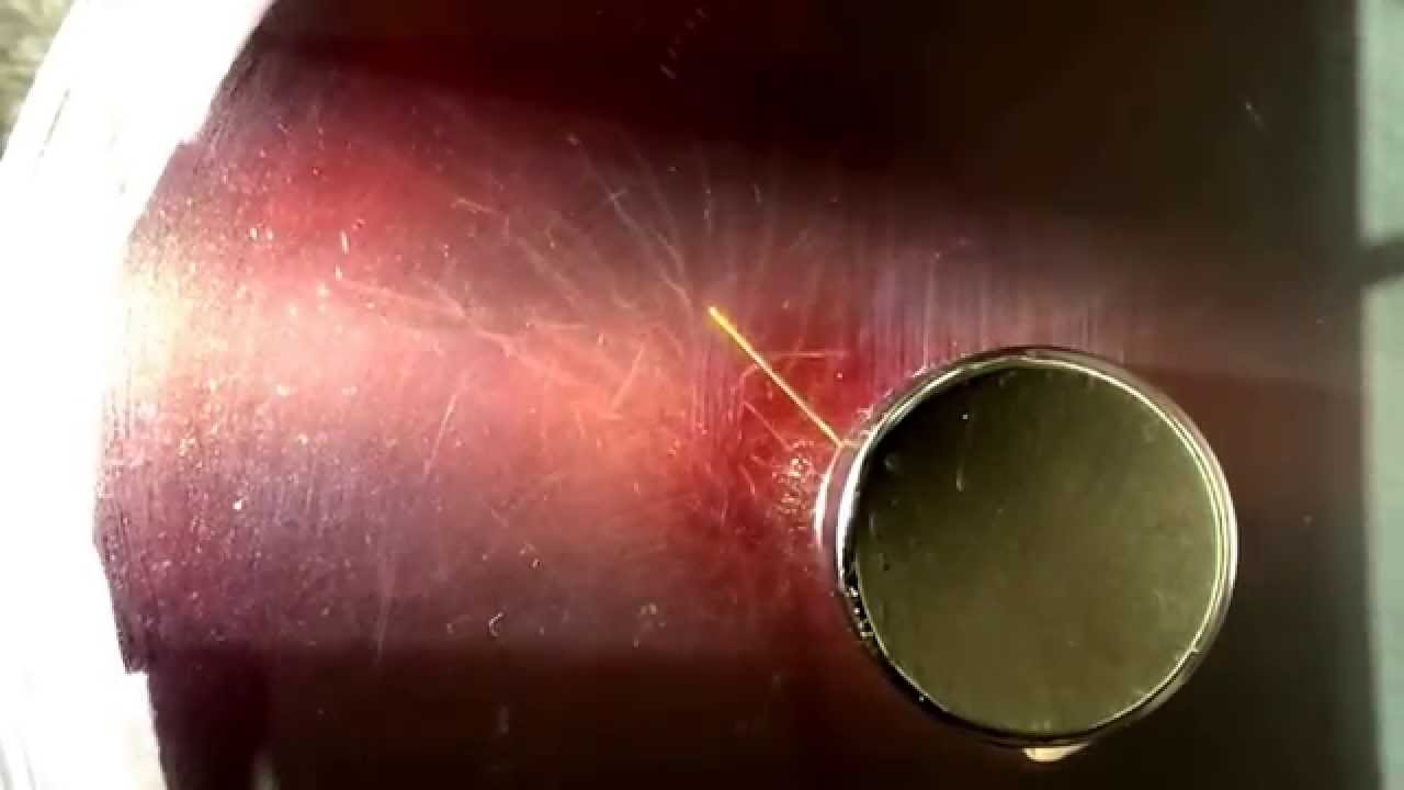 Pb210 Alpha Particle Vapor Trails with Magnet