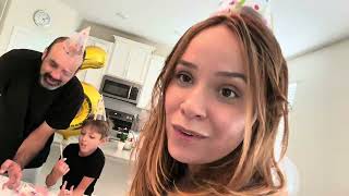 CANTANDO PARABÉNS com BOLO DE SORVETE 🍰 🍦
