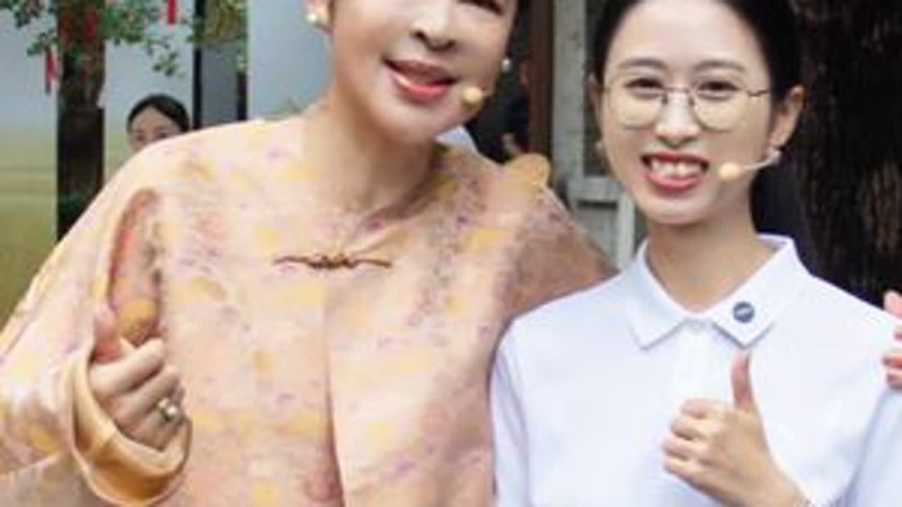 抖音美好丰收节——山东之旅， 特别的缘分齐聚孔孟之乡，地道的山东方言洋溢着浓厚的乡情，带上爷爷种的龙眼诉说着丰收的喜悦#抖音新农人 #新农人计划2025#抖音美好丰收节 #中国农民丰收节#美...