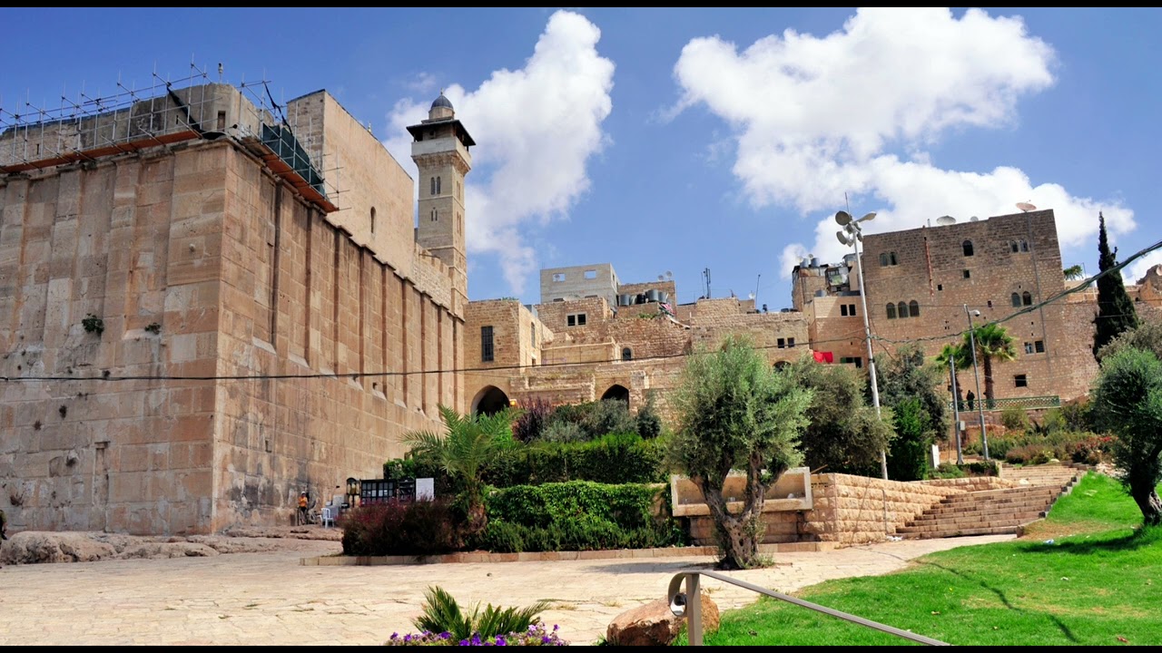 أجمل اذان من مدينة الخليل / فلسطين