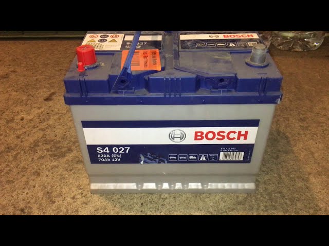 BOSCH S4 Batterie 0 092 S40 270 12V, 630A, 70Ah