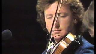 Video thumbnail of "Irish music : "De Danann" - "The Rights Of Man / Pride Of Petravore""