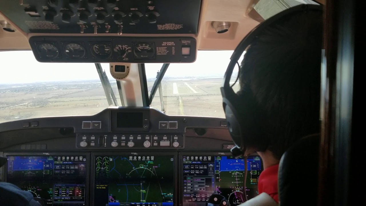 King Air Landing in Houston YouTube