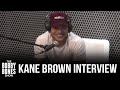 Capture de la vidéo Kane Brown On The Story Behind "One Mississippi" & Why He Started Working Out